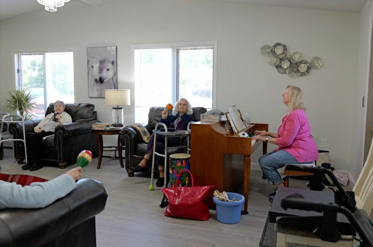 Spring Into Comfort: Specialized Memory Care in Green Bay